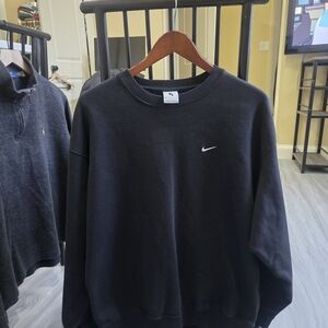 Nike Men's Black Crewneck Sweatshirt